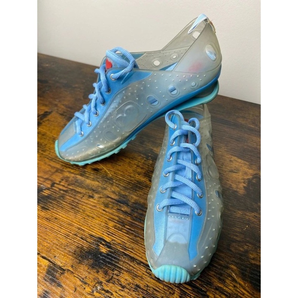 Rare Vintage 90s/Y2K Luichiny Blue Lace-Up Jelly Sneakers Size 9